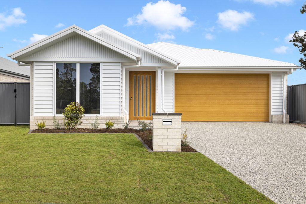 Timber look feature house 
